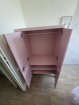 Dětská skříň Busunge Ikea růžová - 4