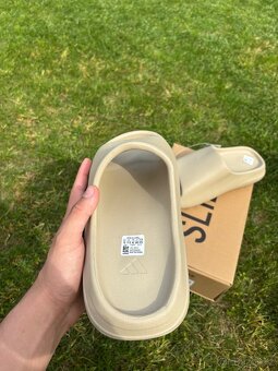 Adidas yeezy slides - 4
