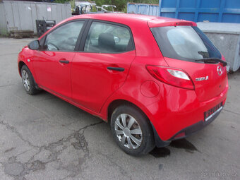 Mazda 2 DE - 4