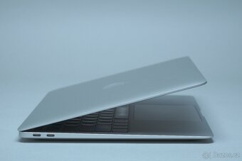 ZÁRUKA/Macbook Air13.3"/M1/8GB RAM/256GB SSD/BAT - 4