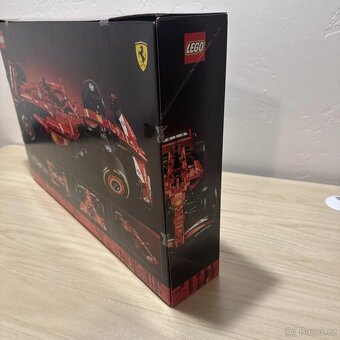 Lego-Technic 42207 Ferrari SF-24 F1 - 4