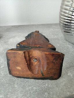 Stará dřevěná socha - 4