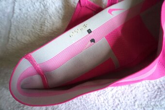 Sportovní podprsenka růžová NIKE Flyknit Indy v.L - 4