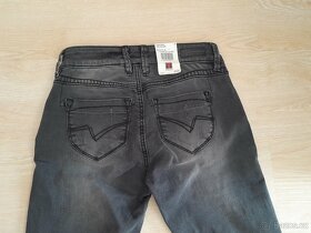 Nové značkové jeansy, vel. 25, PC 89€ - 4