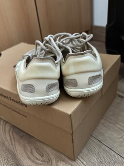 Vivobarefoot - 4