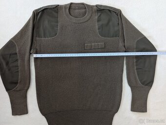 Olivově zelený army svetr - 4