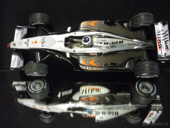 McLaren MP4/15 Hakkinen Formule F1 Hot Wheels 1/18 - 4