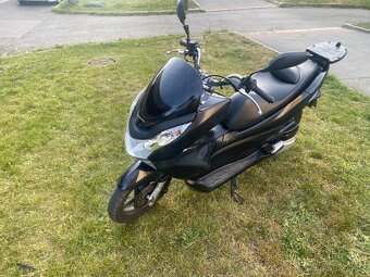 Rent a scooter - Honda PCX - 4