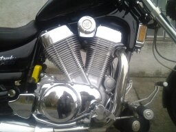 Suzuki Intruder VS 1400 - 4