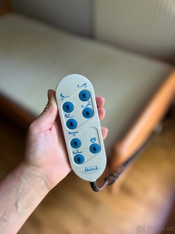 Dřevěná elektrická polohovací postel - 4