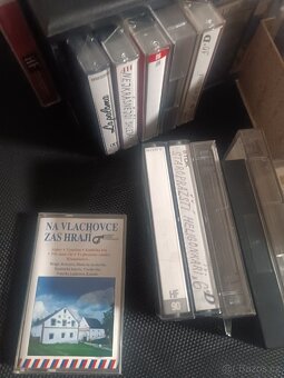 MC kazety se stojánkem - 4