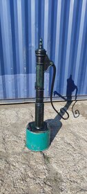 Historická litinová ruční pumpa na studnu s kompletní renova - 4