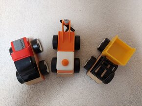 Ikea garáž + set 3 autíček - 4