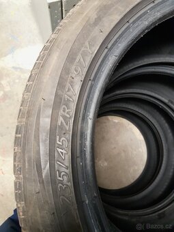 235/45 R17 - 4