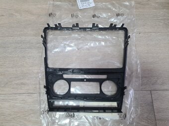 NOVÝ Rámeček autorádia Octavia 2 Black piano ORIG - 4