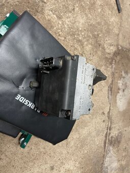 BMW E39 ABS modul 0 265 217 800 – plně funkční - 4