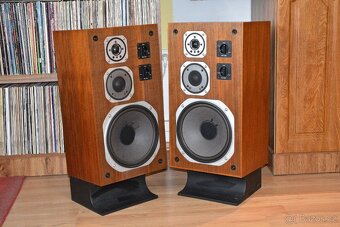YAMAHA NS 670 - 4