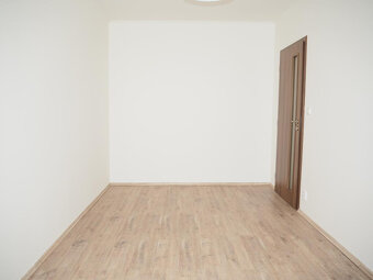 Pronájem bytu 3+1 71,2 m² Kuželova, Praha - Letňany - 4
