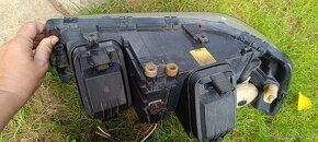 Audi V8 pravé světlo - 4
