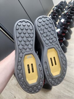 Nové boty na kolo Adidas Five Ten Hellcat Pro 41 1/3 - 4
