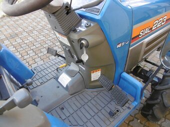 Malotraktor ISEKI TF223F s rotavátorem - 4