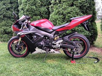 Yamaha r1 - 4