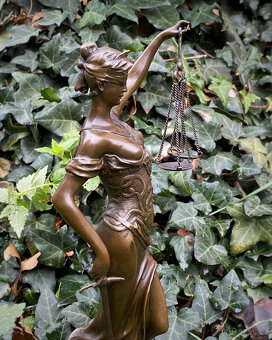 Bronzová socha soška Spravedlnost Justice Themis s mečem - 4
