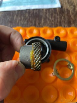 Náhon tachometru šnek tachometru převod Honda XR - 4