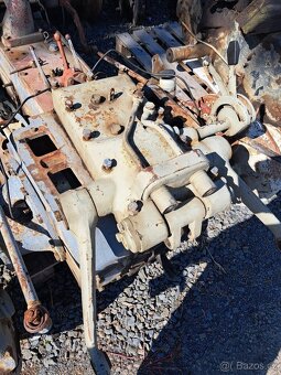 Zetor uřI víko hydrauliky - 4