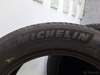 Prodám letní pneu 235/55/19 105w Michelin - 4