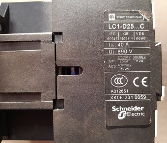 Stykače speciální přepínací, reverzační 40A/11 kW -220V50Hz - 4
