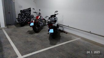Parkovací místo pro motorku / skůtr - 4
