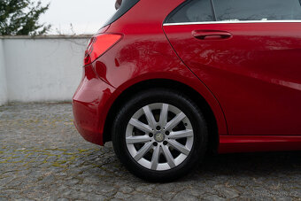 Mercedes A180, 90kW, benzín 1,6l, automat, najeto 131500km - 4