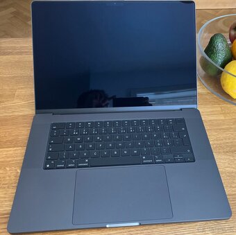MacBook Pro 16" M3 PRO / 36GB / 512GB - 4