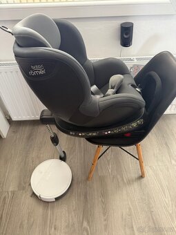 Autisedačka Britax Römer Dualfix, otočná 360° - 4