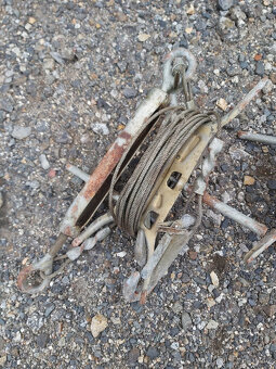 Cívky s ocelovým lanem a karabinou - anténa - ČSLA - 4