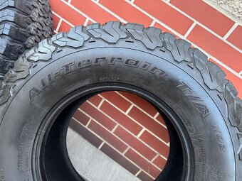 Prodám offroad pneu 315/70 r17 315/70/17 4x4 R17 SUV - 4