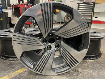 originál Audi R21 E-Tron atd..... nové 4ks - 4