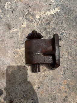 Diely Zetor 25 - 4