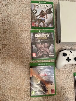 Xbox One s + 2 ovladače+7 her - 4