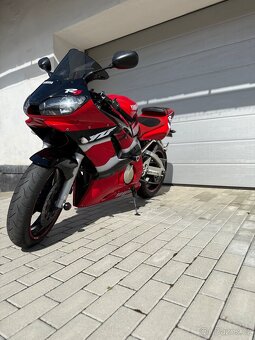 Yamaha R6 - 4