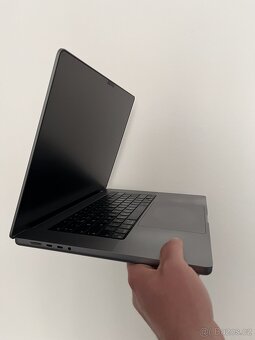 MacBook Pro 16" M1 Pro, 16GB RAM / 1TB SSD – výborný stav - 4