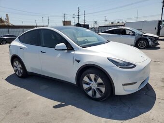 TESLA MODEL Y - 4