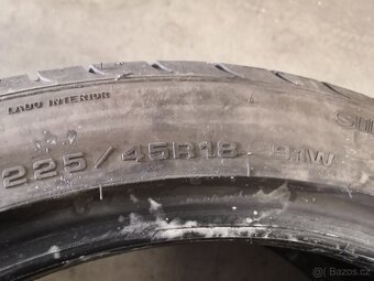 Goodyear Efficientgrip 225/45/18 RFT - 4