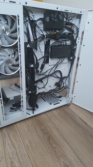 Corsair iCUE 7000X RGB bílá - 4