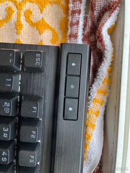 Herní klávesnice Corsair K70 RGB PRO – Cherry MX Red - 4