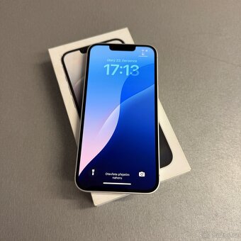 iPhone 16e - 4