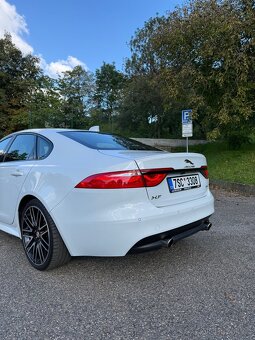 Jaguar R-Sport XF 3.0 Diesel Top Výbava, perfektní stav - 4
