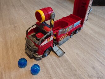 Spin Master Tlapková patrola velký hasičský vůz s efekty - 4