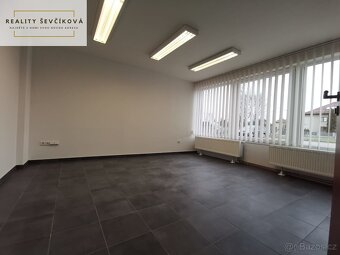Pronájem komerčního objektu 300 m 2 + 400 m2 zpevněné plochy - 4